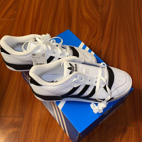 adidas Shoes - Adidas Sneaker Rivalry Low NWT